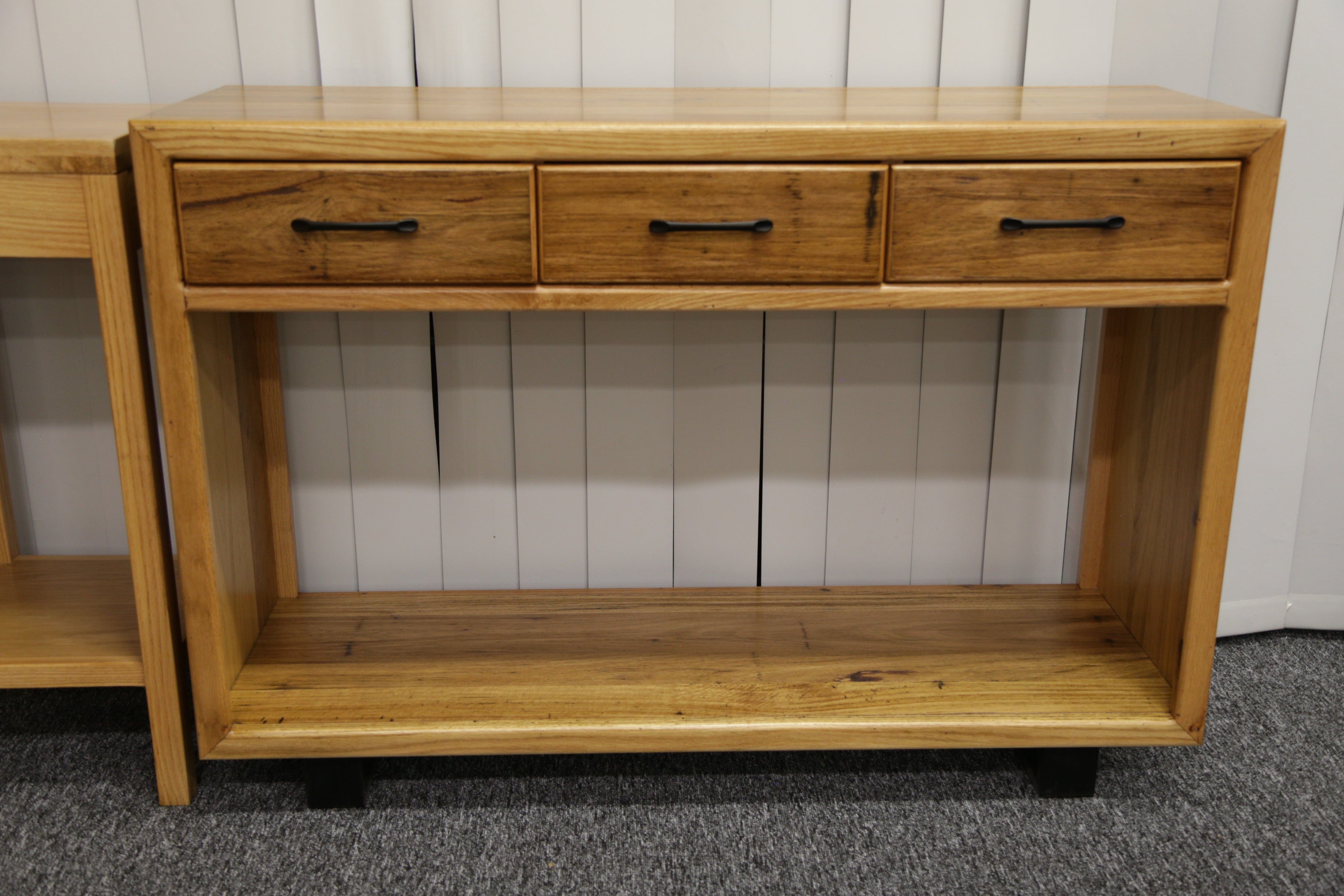 Hallway Table – Kenwick Sofa Outlet