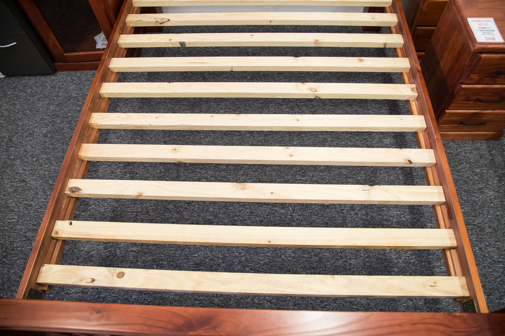 Donnelly Queen Size Bed Kenwick Sofa Outlet